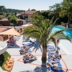 Solarium, eau chauffée et toboggans - Camping Pays Basque
