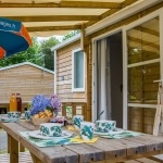 Terrasse Mobil-Homes Confort 3 Chambres - 8 personnes - Camping Pays Basque